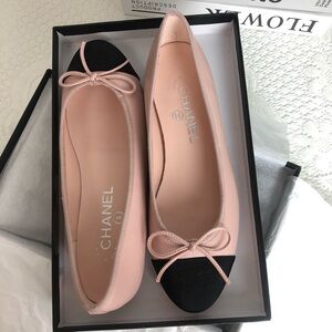 Chanel Women's Pink and Black Ballet Flats